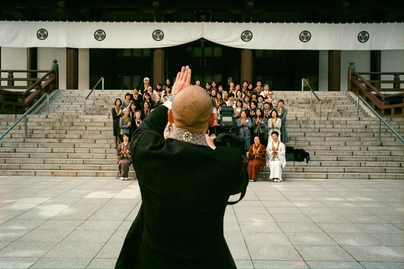 To see the amazing in the ordinary: what is the secret of Shin Noguchi's wonderful street photos