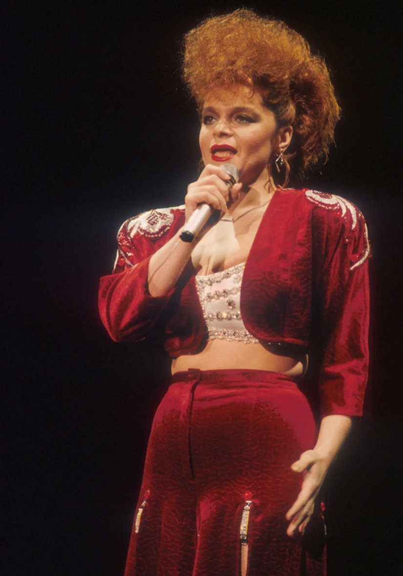 Todo lo mejor a la vez: cómo se vistieron las estrellas rusas en la década de 1990 Todo lo mejor a la vez: cómo se vistieron las estrellas rusas en la década de 1990