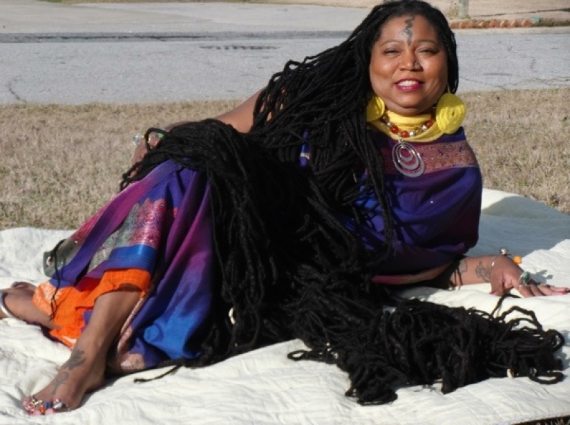 Top 10 de los propietarios de pelos más largos en el mundo Top 10 de los propietarios de pelos más largos en el mundo