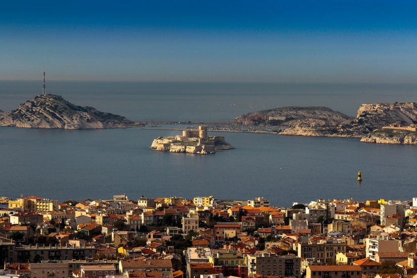 Top 10 most beautiful women in the world in 2021