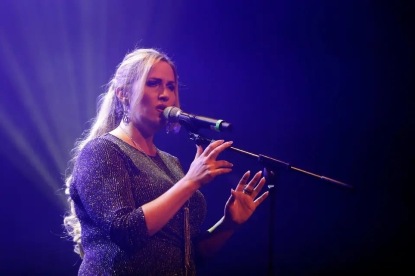 Tras los pasos del ídolo: los doppelgangers de Adele tuvieron que perder peso después de la transformación de la cantante Tras los pasos del ídolo: los doppelgangers de Adele tuvieron que perder peso después de la transformación de la cantante