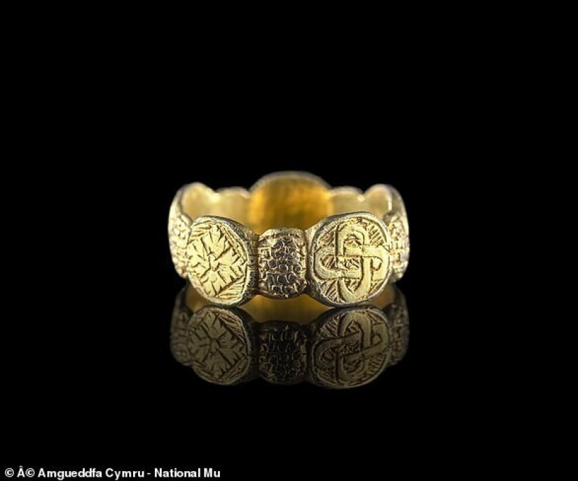 Treasure hunters found in Wales "ring of death"