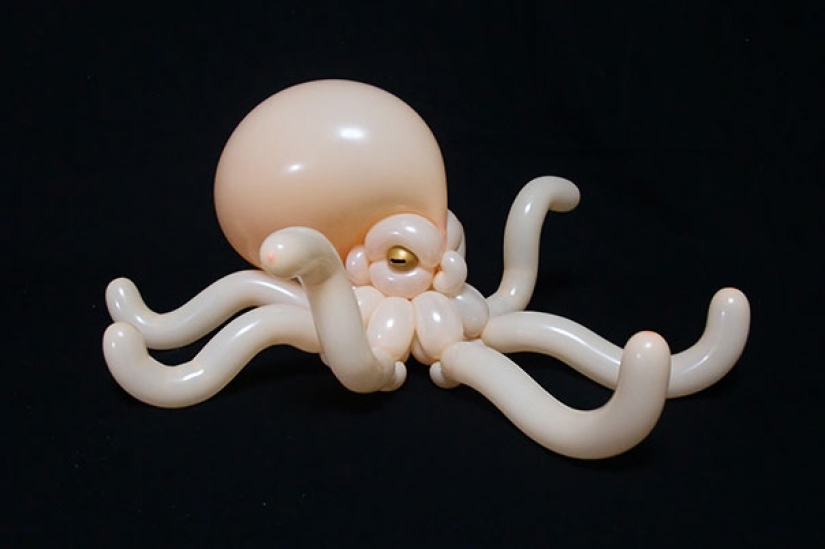 Twist, twirl, I want to cheat: Japanese creates realistic animal figures from balloons Twist, twirl, I want to cheat: Japanese creates realistic animal figures from balloons