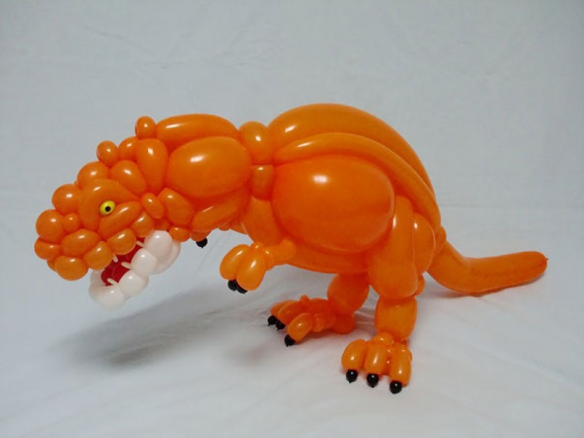 Twist, twirl, I want to cheat: Japanese creates realistic animal figures from balloons Twist, twirl, I want to cheat: Japanese creates realistic animal figures from balloons
