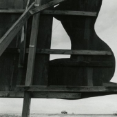 Typical American roadside monuments - in photographs