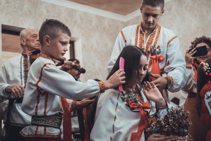 Ukraine through the eyes of a Dutchman: a terrific series of photos about life of Hutsuls Ukraine through the eyes of a Dutchman: a terrific series of photos about life of Hutsuls