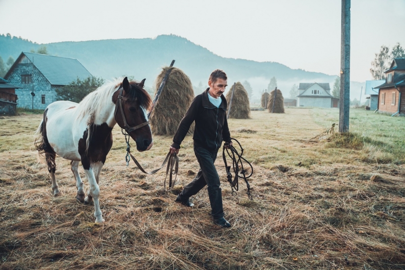 Ukraine through the eyes of a Dutchman: a terrific series of photos about life of Hutsuls Ukraine through the eyes of a Dutchman: a terrific series of photos about life of Hutsuls