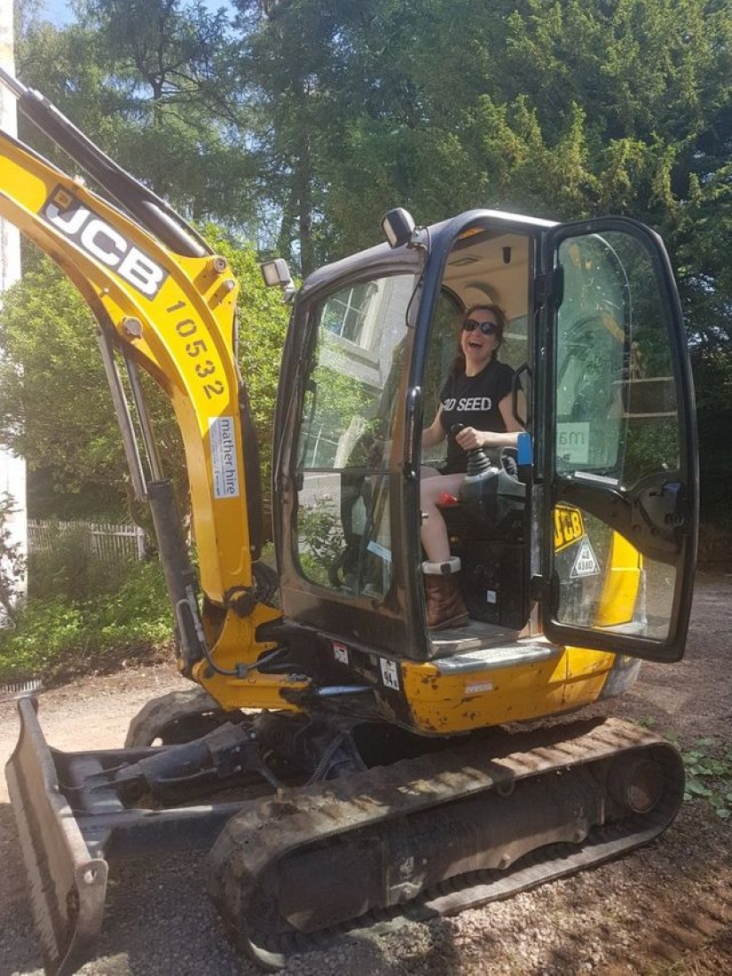 Un arquitecto de Inglaterra convirtió un baño público abandonado en la casa de sus sueños Un arquitecto de Inglaterra convirtió un baño público abandonado en la casa de sus sueños