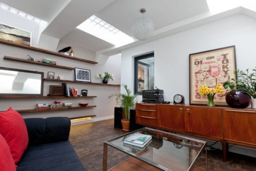 Un arquitecto de Inglaterra convirtió un baño público abandonado en la casa de sus sueños Un arquitecto de Inglaterra convirtió un baño público abandonado en la casa de sus sueños