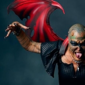 Un banquero de los EE.UU. pagó 6 millones para cambiar su vida y convertirse en un"reptiloide"