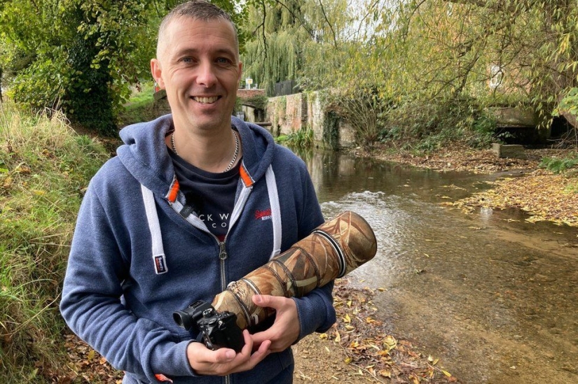 Un fotógrafo de vida salvaje toma fotografías impresionantes durante la pausa del almuerzo