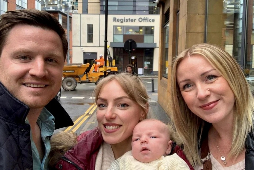 Un gesto amistoso: cómo una mujer que nació sin útero se convirtió en madre