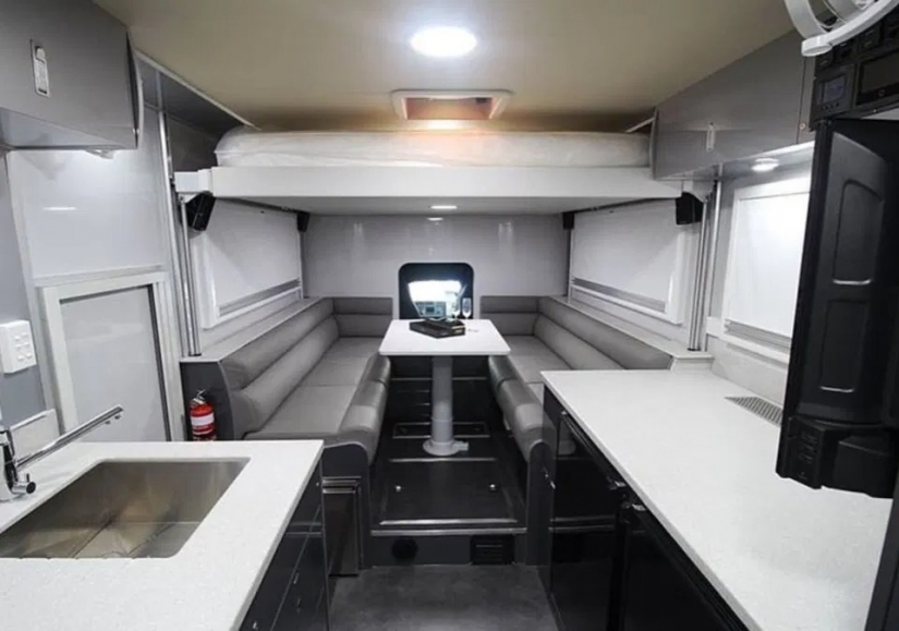 Una empresa australiana ha creado una furgoneta en la que podrás escapar durante el apocalipsis