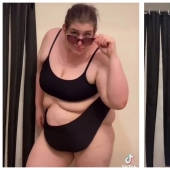 Una joven madre se convirtió en una estrella de las redes sociales gracias a " saggy belly dancing"