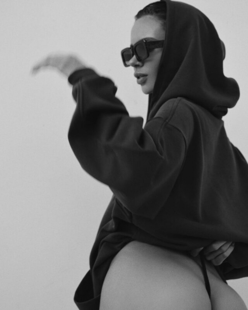 Una modelo rusa fue arrestada por una foto con el culo desnudo cerca de una estación de policía