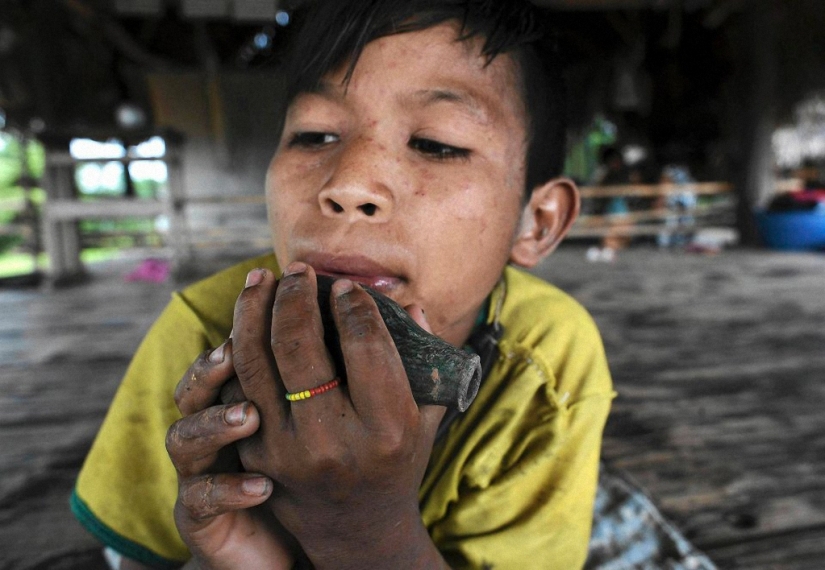 Unknown tribes: first contact with civilization Unknown tribes: first contact with civilization