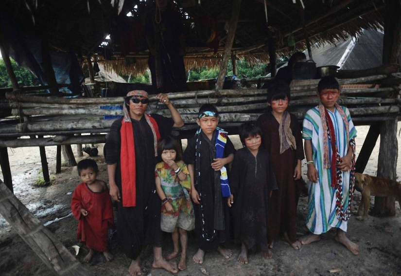 Unknown tribes: first contact with civilization Unknown tribes: first contact with civilization