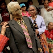 Unusual funeral rituals in Indonesia