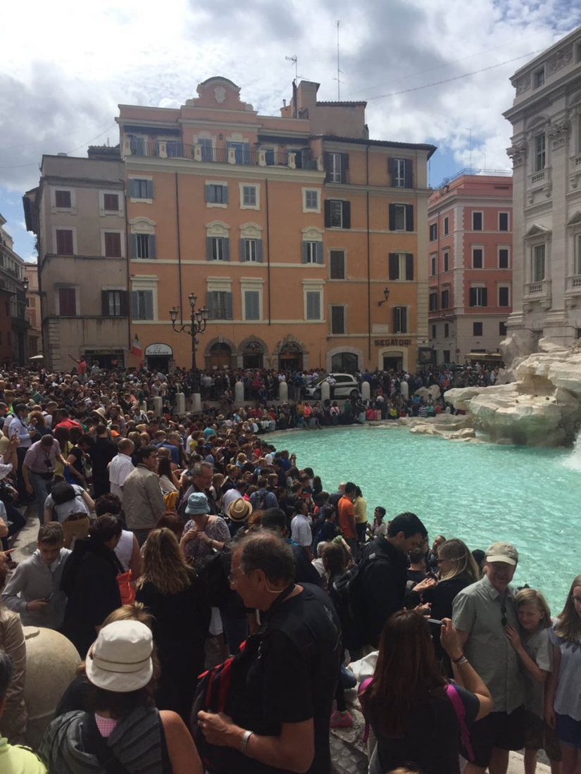 Vacation on Instagram vs vacation in real life