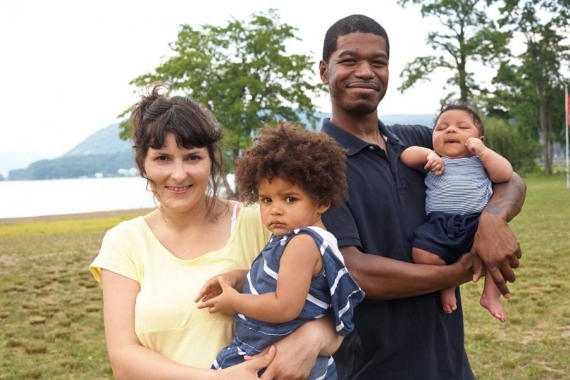 We met thanks to the Internet