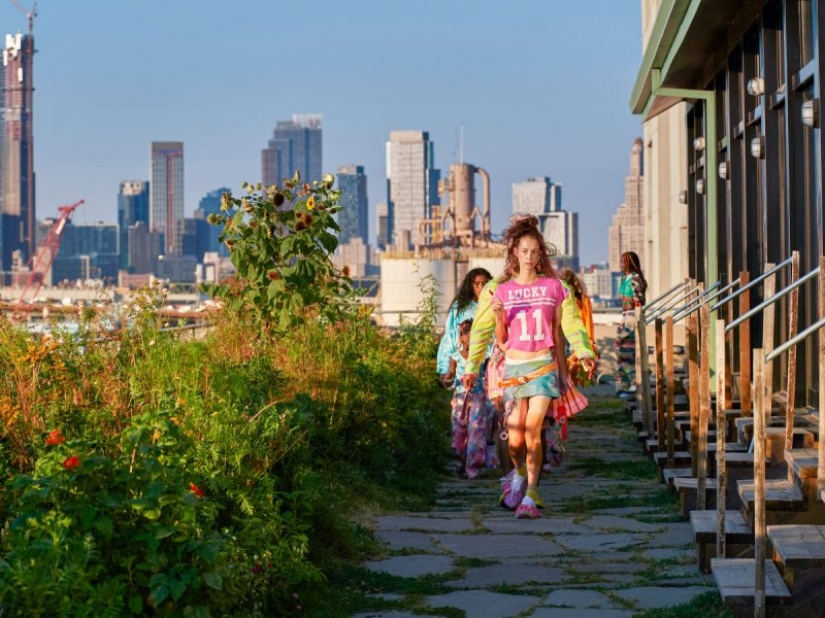 What does the new makeup trend — ear make-up look like