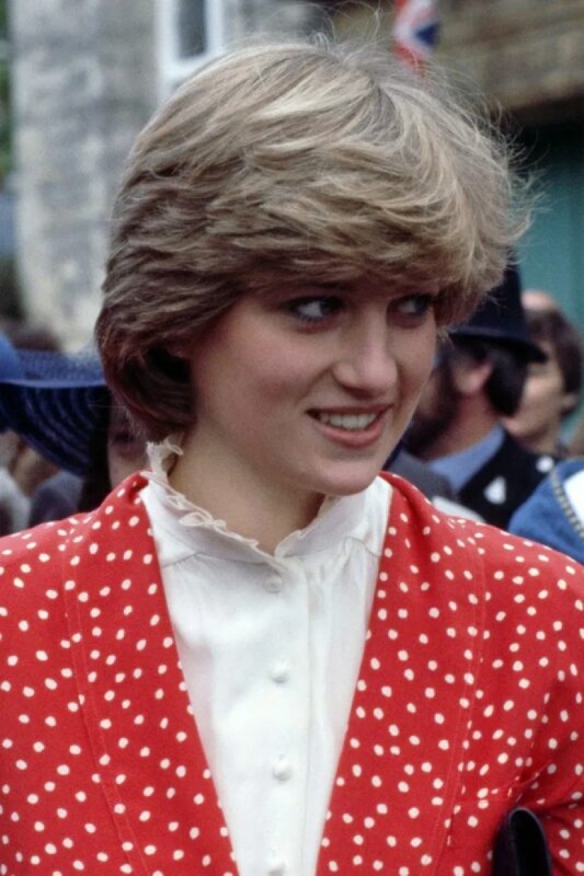 What hairstyle was in fashion in the year of your birth: the 50 most popular haircuts