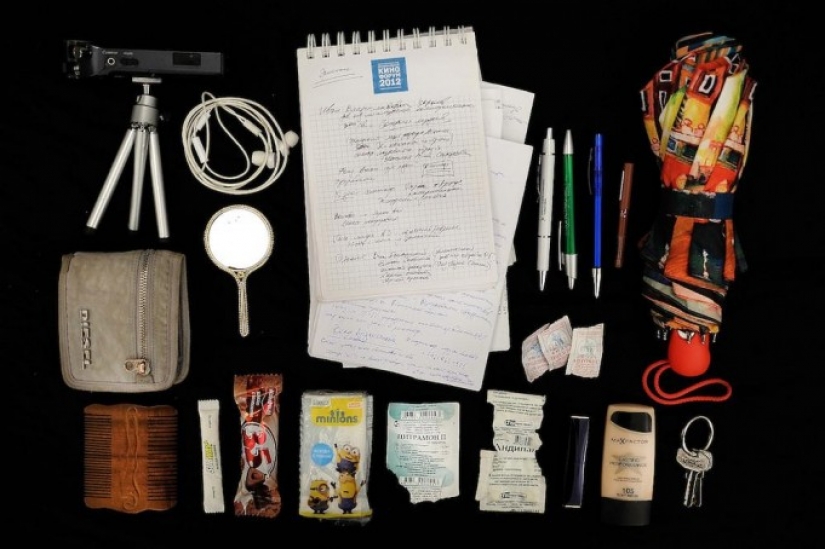 What is stored in women's handbags?