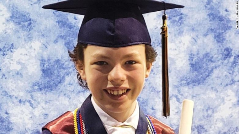 When I didn't waste time in quarantine: A 12-year-old boy is graduating from high school and college at the same time When I didn't waste time in quarantine: A 12-year-old boy is graduating from high school and college at the same time