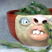 "Wild, but cute" ceramic tableware that will enliven your home