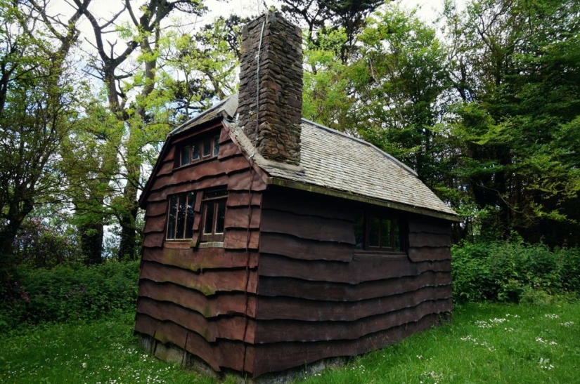 Workers' huts of famous writers
