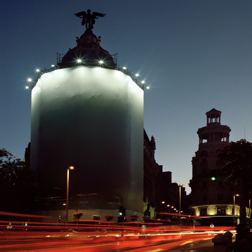 "You don't have Adblock!": the artist imagined what life would look like without advertising "You don't have Adblock!": the artist imagined what life would look like without advertising