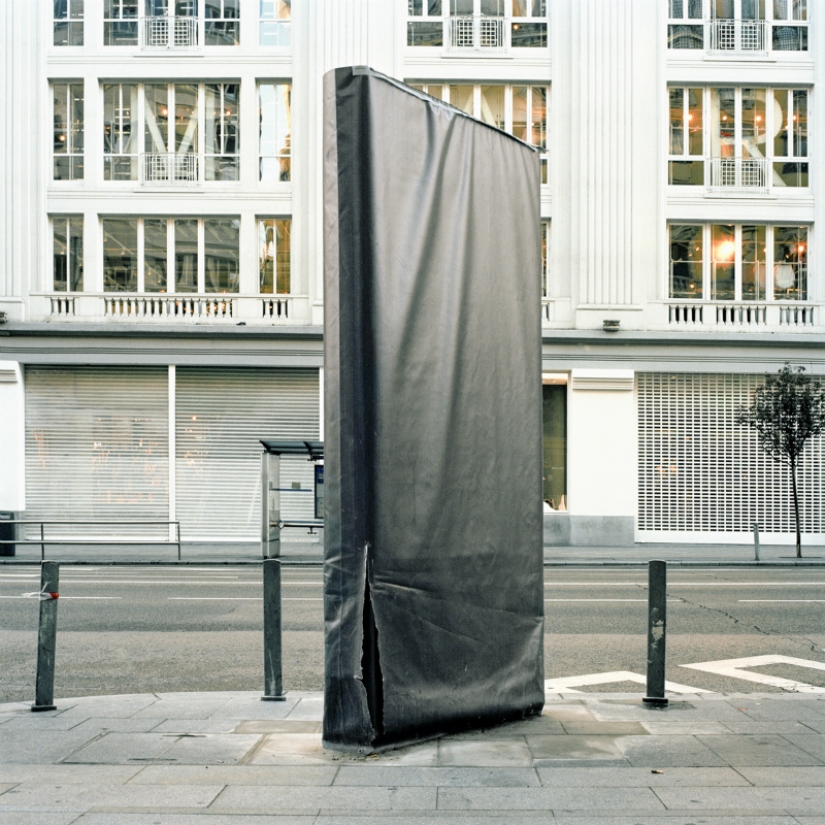 "You don't have Adblock!": the artist imagined what life would look like without advertising "You don't have Adblock!": the artist imagined what life would look like without advertising