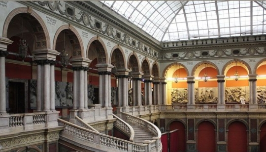 10 buildings in St. Petersburg that are amazing inside