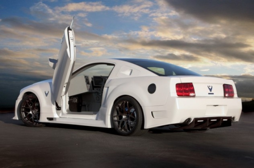 10 Cars Inspired by Airplanes