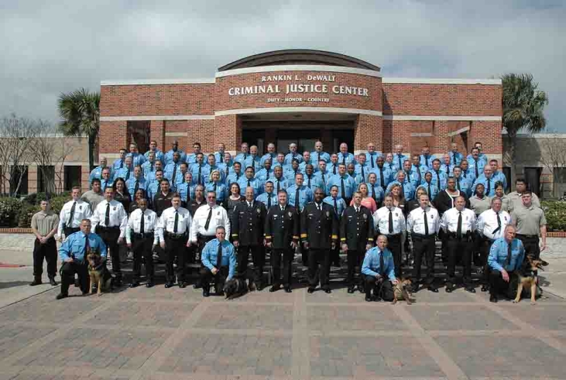 10 facts about the US police 10 facts about the US police