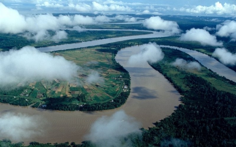 10 flights where you definitely need to take a seat at the porthole 10 flights where you definitely need to take a seat at the porthole