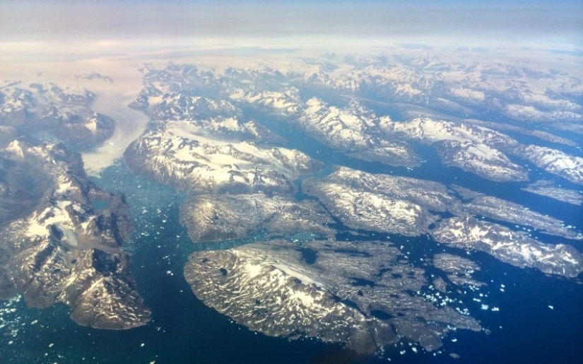 10 flights where you definitely need to take a seat at the porthole 10 flights where you definitely need to take a seat at the porthole