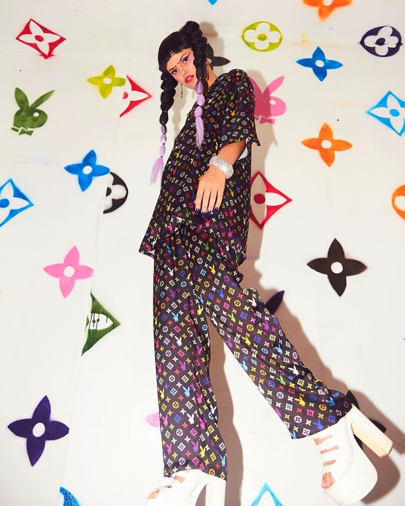 10 imágenes locas de la extravagante modelo Millie Sykes 10 imágenes locas de la extravagante modelo Millie Sykes