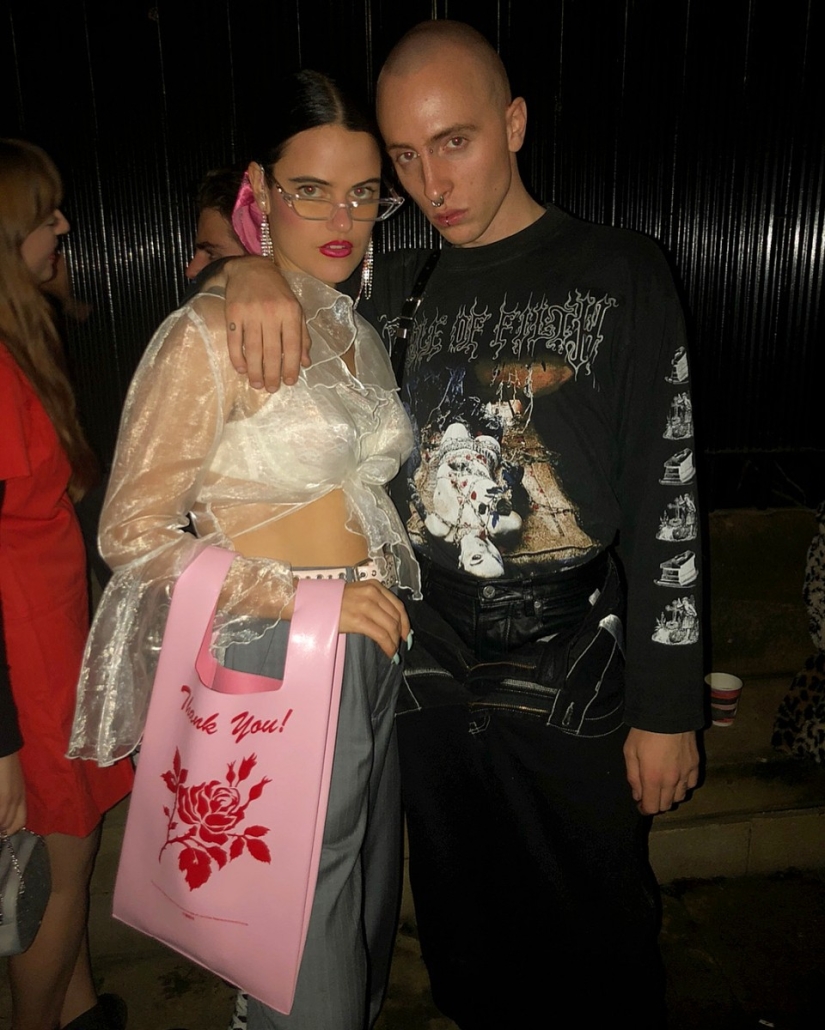 10 imágenes locas de la extravagante modelo Millie Sykes 10 imágenes locas de la extravagante modelo Millie Sykes