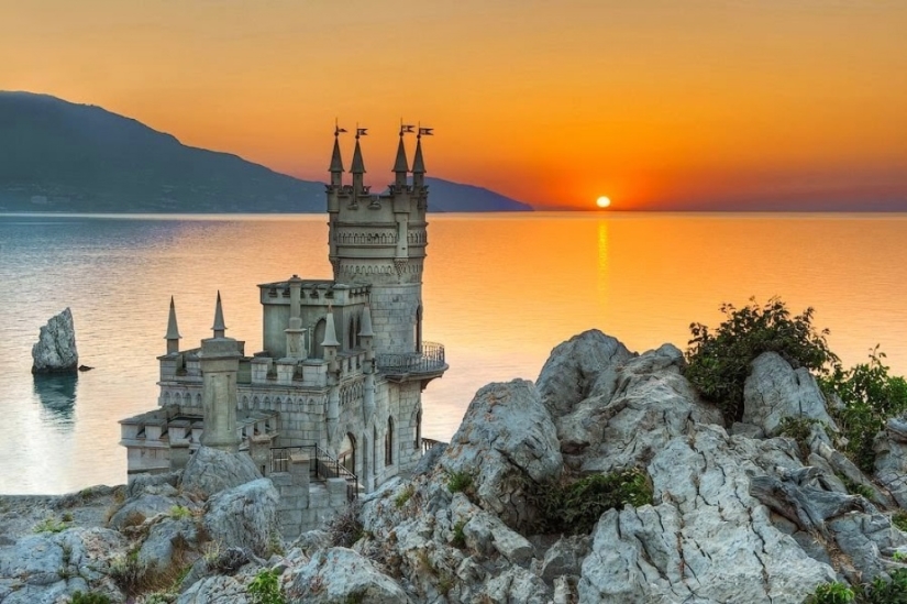 10 Impressive Castles You'll Definitely Want to Live In