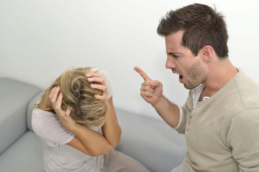 10 mistakes of a woman in a relationship ... What should not be done?