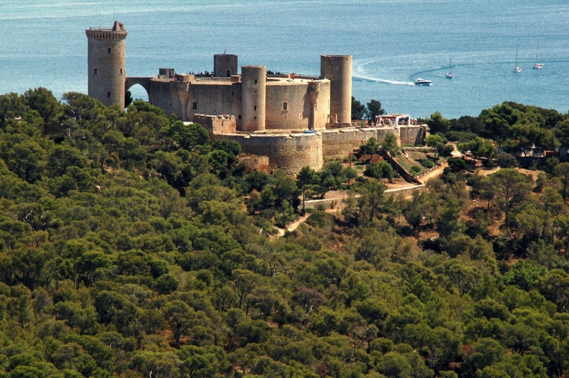 10 most interesting Spanish castles