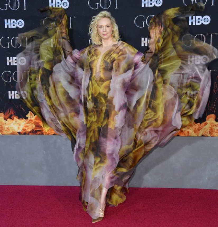 10 Times Celebrities Worn Outfits That Went Far Beyond Regular Attire