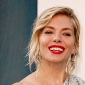 10 Weirdest Celebrity Beauty Hacks