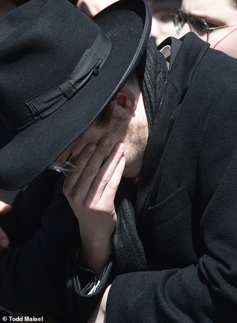 100,000 Hasidic Jews took to the streets of Brooklyn
