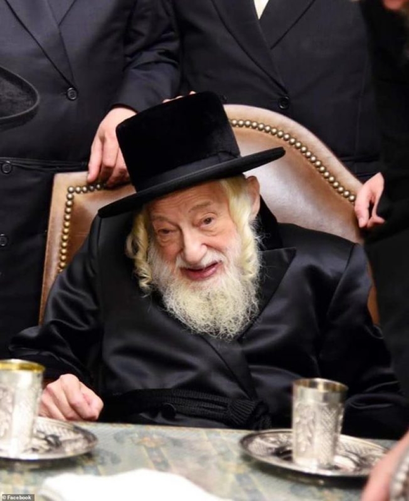 100,000 Hasidic Jews took to the streets of Brooklyn