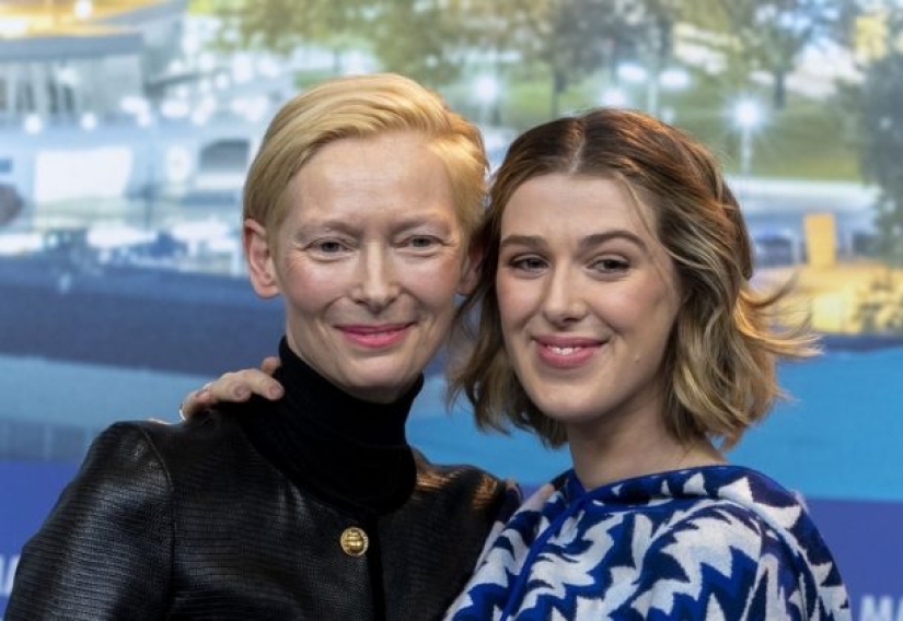 11 hijas de celebridades que no se parecen en nada a sus madres, pero tienen su propio encanto