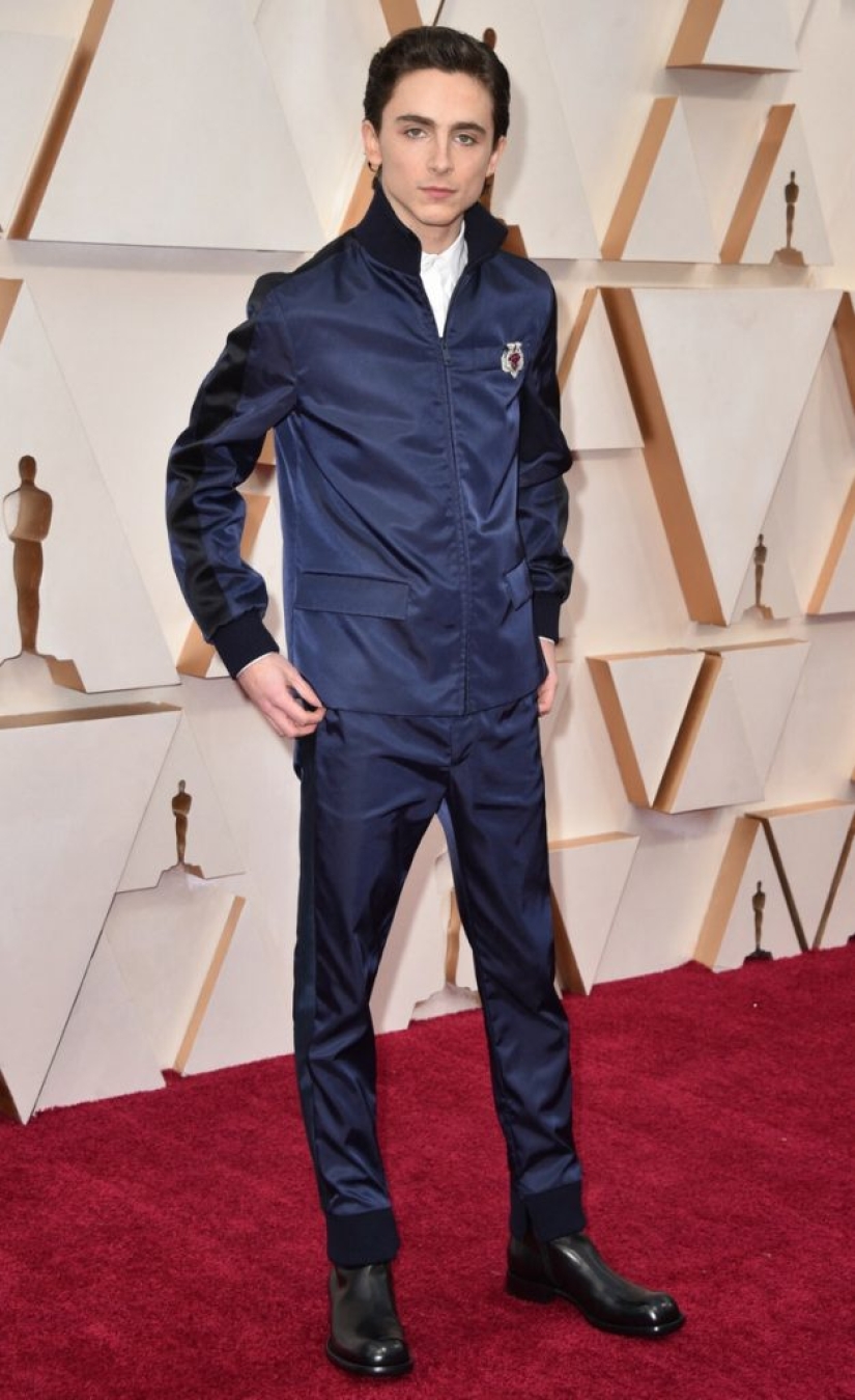 12 celebrities who took to the red carpet in eco-friendly outfits, and we applaud them