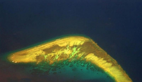 12 islands with amazing outlines 12 islands with amazing outlines