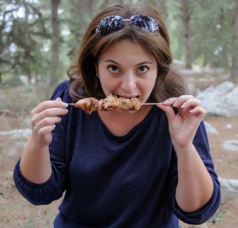 12 Reasons You're Hungry All the Time (And How to Fix It)